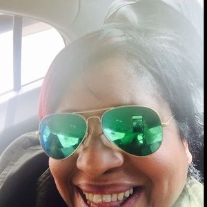 Meet your Posher, Isabel